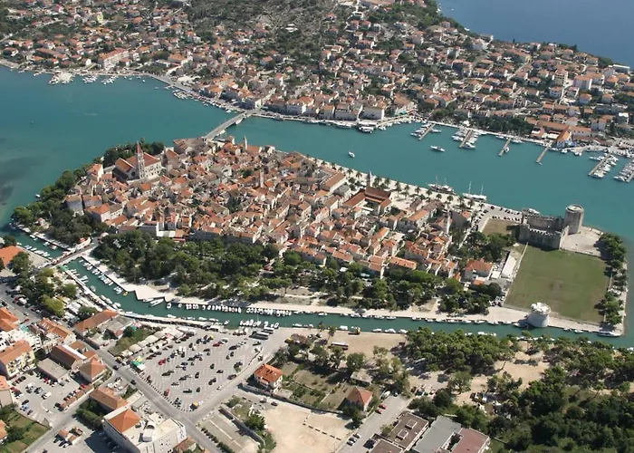 Appartement A3 - Seafront With Balcony 1 Min To Trogir