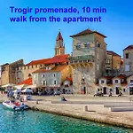 A3 - Seafront With Balcony 1 Min To Trogir