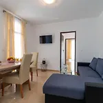 Appartement A3 - Seafront With Balcony 1 Min To *