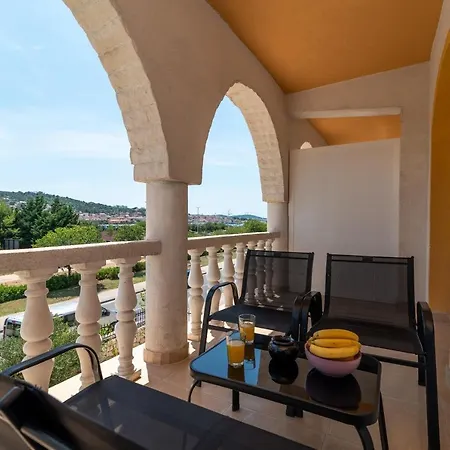 A3 - Seafront Apt With Balcony 1 Min To Beach 公寓