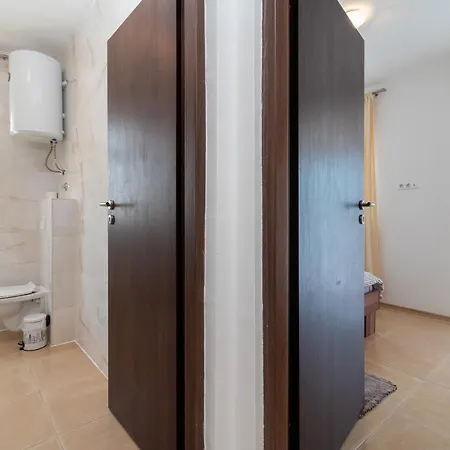 公寓 A3 - Seafront Apt With Balcony 1 Min To Beach 特罗吉尔