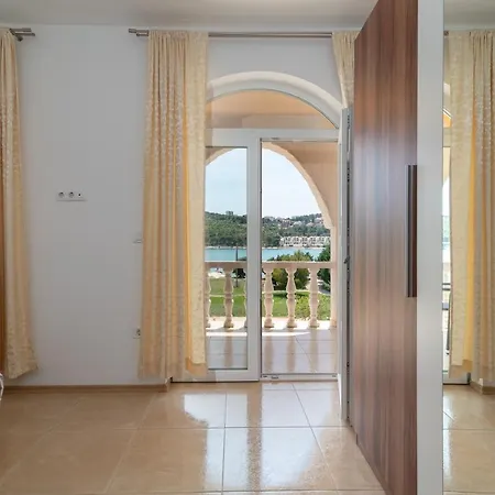 公寓 A3 - Seafront Apt With Balcony 1 Min To Beach 特罗吉尔