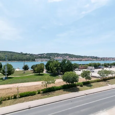 公寓 A3 - Seafront Apt With Balcony 1 Min To Beach